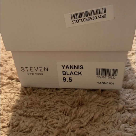 Steve Madden Sandals - Picture 3 of 5